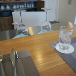 ラトリエ ドゥ ノノ - 伏せたグラス