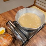 柚木元 - 熊の白湯スープ