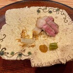 柚木元 - 乳飲み子熊の焼き物 八つ頭