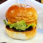 香留壇 - チーズバーガー（730円）