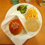 香留壇 - チーズバーガー（730円）ハンバーガーセット（+200）
      