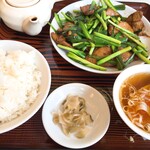 盛 - ニラレバ定食