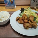 Tazza - 鳥の唐揚定食690円