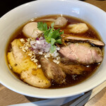 らぁ麺や 嶋 - 見た目以上のボリュームのある一杯