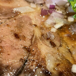 らぁ麺や 嶋 - 小さな丼の中にあらゆる美味しさが詰まった宇宙が広がります