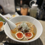 酒肴場 屯 - 【限定】花椒香る煮干し担々麺（味玉入り）¥1000