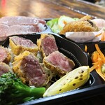 葉山牛カツと三崎鮪弁当6600円