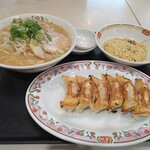 餃子の王将 - ラーメンセットA1064円税込ですってぇ～♪