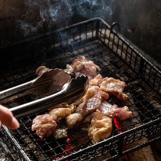 Enjoy "Nagoya Cochin" with binchotan charcoal! Try the fragrant grilled chicken