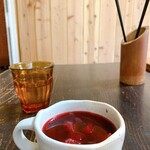 Nouminkafe - ビーツのスープ。これが一番美味しかった。ちょっとクリスマスっぽいシナモン使いで参考になりました。