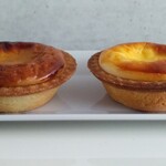 BAKE CHEESE TART - 焼きたてキャラメルチーズタルト 税込290円 ＋ 焼きたてチーズタルト 税込230円
      
      