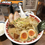 屯ちん 池袋本店 - 全部乗せの様子