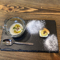 スブリデオ レストラーレ - アミューズ:三浦大根のスープ、スコーン