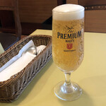 オステリア・ろじえ - 生ビール500円。きりっと冷えていて美味しいです