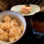 横浜うかい亭 - 脂っこさが全くないガーリックライス