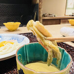 富小路 やま岸 - ◎焼き蟹に蟹味噌をたっぷりつけつ食べる。ウマッ❗️