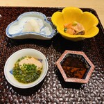 富小路 やま岸 - ◆刺身
      ☆カワハギ（淡路島）カワハギの肝ソース
      ☆赤貝（大分）生醤油