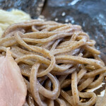 飯田商店 - 日替わり配合の黒い麺