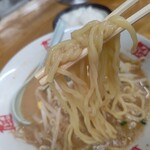 おおぎやラーメン - 【2022.3.3(木)】みそラーメンの麺