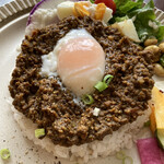 キーマカレーとチャイ なるせ堂 - 温玉乗ってんだど♪