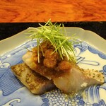 草庵 鍋島 - お造り：対馬産のどぐろ「紅瞳」の藁焼き