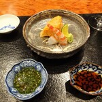 草庵 鍋島 - お造り：長崎産くえのあん肝あえ、天草産車エビ