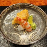 草庵 鍋島 - お造り：長崎産くえのあん肝あえ、天草産車エビ