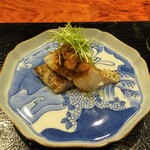 草庵 鍋島 - お造り：対馬産のどぐろ「紅瞳」の藁焼き