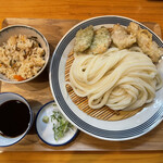 手打ちうどん 上を向いて - 