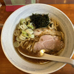 唯一無二のらぁ麺専門店 イ袋ワシづかみ - 醤油らぁ麺ヾ(๑⃙⃘´ꇴ｀๑⃙⃘)ﾉ