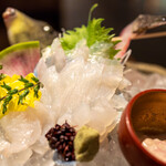 横浜 酒槽 - 2022.3 大分県産カワハギの活け造り（4,380円）