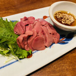 やきとり 嶋家 - モツ刺しは臭み全くなし。