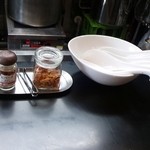 牛骨らぁ麺マタドール - テーブルセット