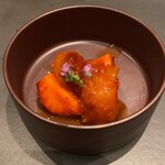 北海道焼肉 北うし - ぼたん海老と苺のキムチ