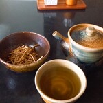 手打蕎麦 よしの - そば茶、揚げ蕎麦