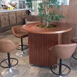 CAFE SALVADOR BUSINESS SALON - 