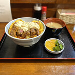 魅惑の牛豚 - ・牛のレア焼きカツ丼 1,540円/税込
・自家製タルタル乗せ 30円/税込