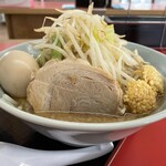 ラーメン もっけだの - 『ラーメン普通ニンニクマシマシヤサイマシ+味玉』