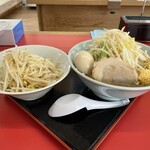 ラーメン もっけだの - 『ラーメン普通ニンニクマシマシヤサイマシマシ+味玉』