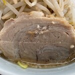 ラーメン もっけだの - 『ラーメン普通ニンニクマシマシヤサイマシマシ+味玉』の豚