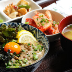 Shinookubo Kankoku Yokochou Honde Pocha - 【海鮮ポチャ ヨスバンバダ】カニミソ丼