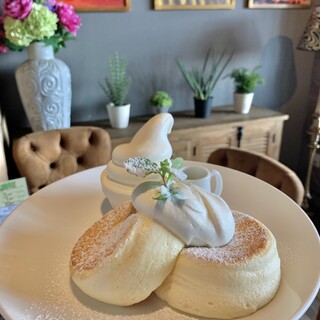 PanelCafe名物の『ふわしゅわパンケーキ』