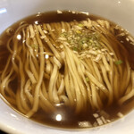 徳記 - 豚足麺の麺
