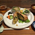 根津の谷 - 日替わり定食（玄米ビーフンと野菜の春巻き）