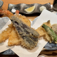 味処 季布や - 天ぷら盛り合わせ1,800円。これは外食じゃないと食べれない
