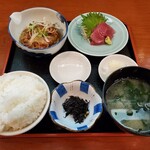 中川 - メジマグロ＋肉豆腐定食