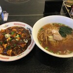 海麟 - ラーメン+半麻婆飯 