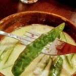 LASOLA Bhutan Restaurant - エマダツィには青唐辛子ザクザク入ってます