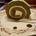 珈琲亭 ルアン - 抹茶のロールケーキ