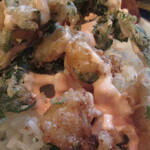 ジュイップ - 軽い衣のフリットは、エビはプリプリ、春菊はサクサクでシャリッとした歯ごたえ。